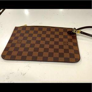 Louis Vuitton Neverfull Pochette
